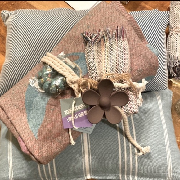 FREE Gift Wrap Rope Belt Hand Crafted Wrap Blanket Curtain Tapestry Tablecloth - Picture 2 of 16